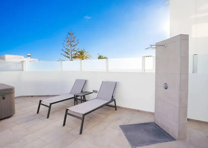 Luxury Solarium, Jacuzzi, A/c&wi-fi *