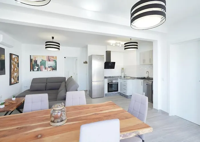 Luxury Solarium, Jacuzzi, A/c&wi-fi *