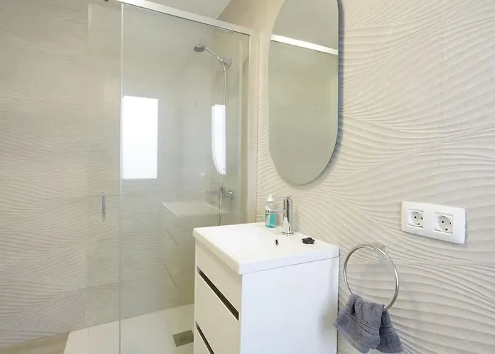 Luxury Solarium, Jacuzzi, A/c&wi-fi