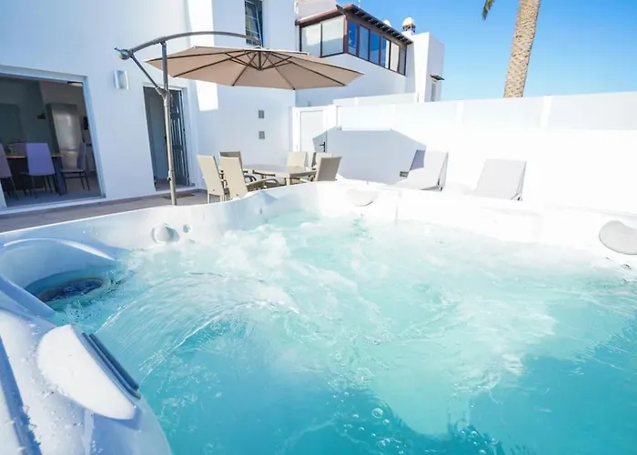 Luxury Solarium, Jacuzzi, A/c And Wi-fi Apartment Tias