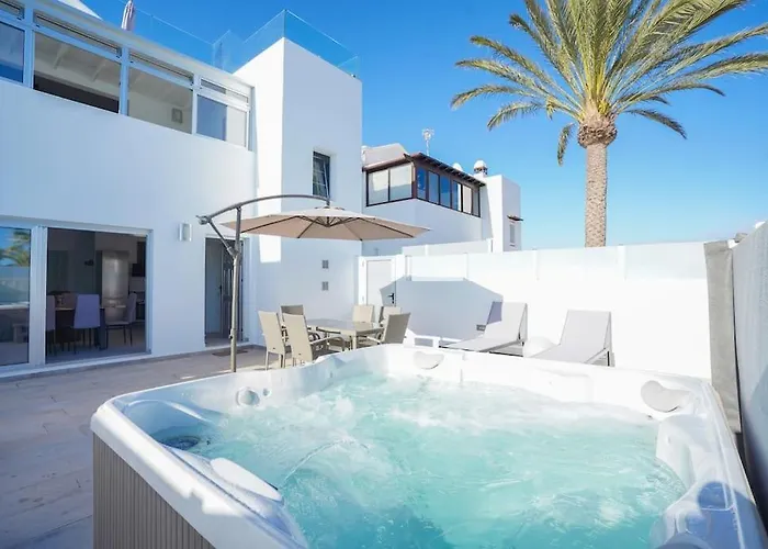 Luxury Solarium, Jacuzzi, A/c And Wi-fi * Tias