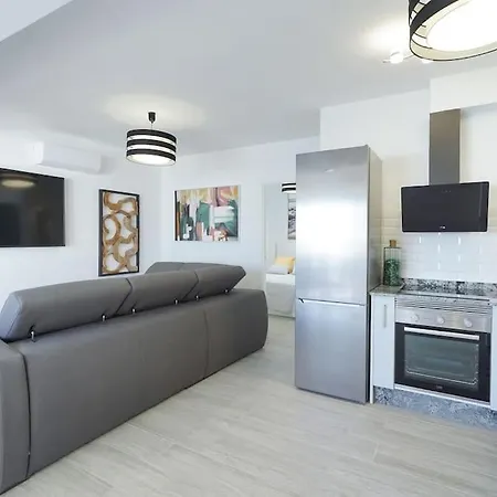 Luxury Solarium, Jacuzzi, A/c And Wi-fi Apartment