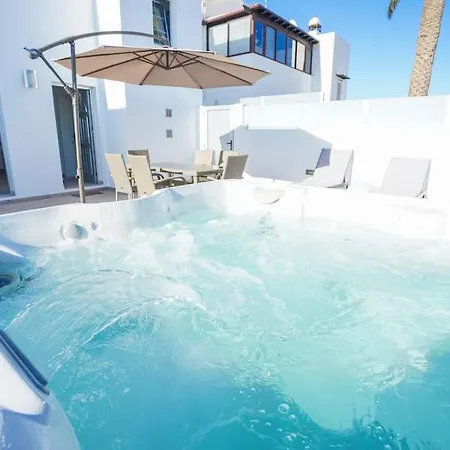 Luxury Solarium, Jacuzzi, A/c And Wi-fi Apartment Tias